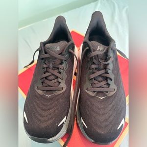 HOKA Men’s Arahi 6 Running Shoes